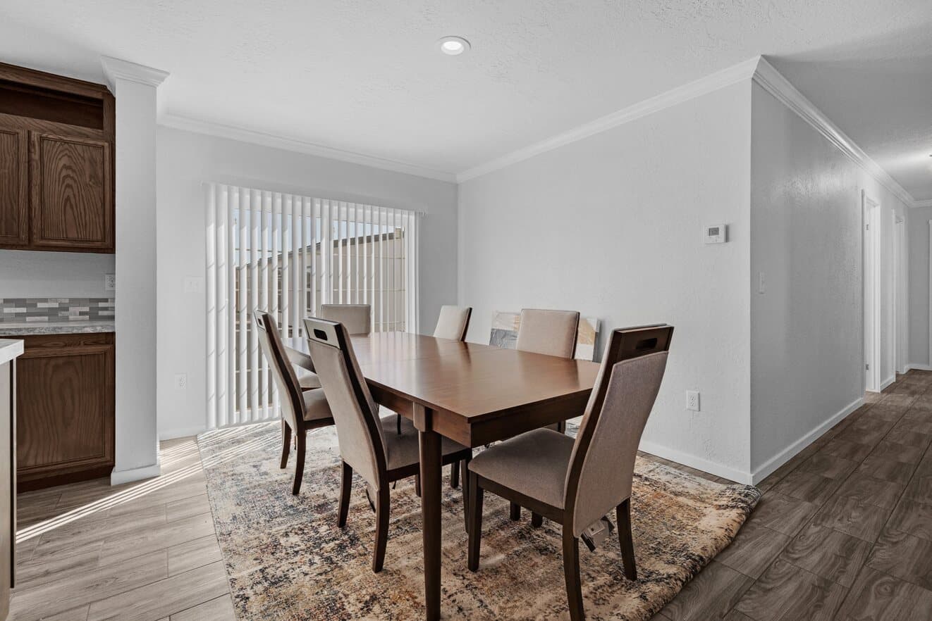 Topaz 28764a interior home features