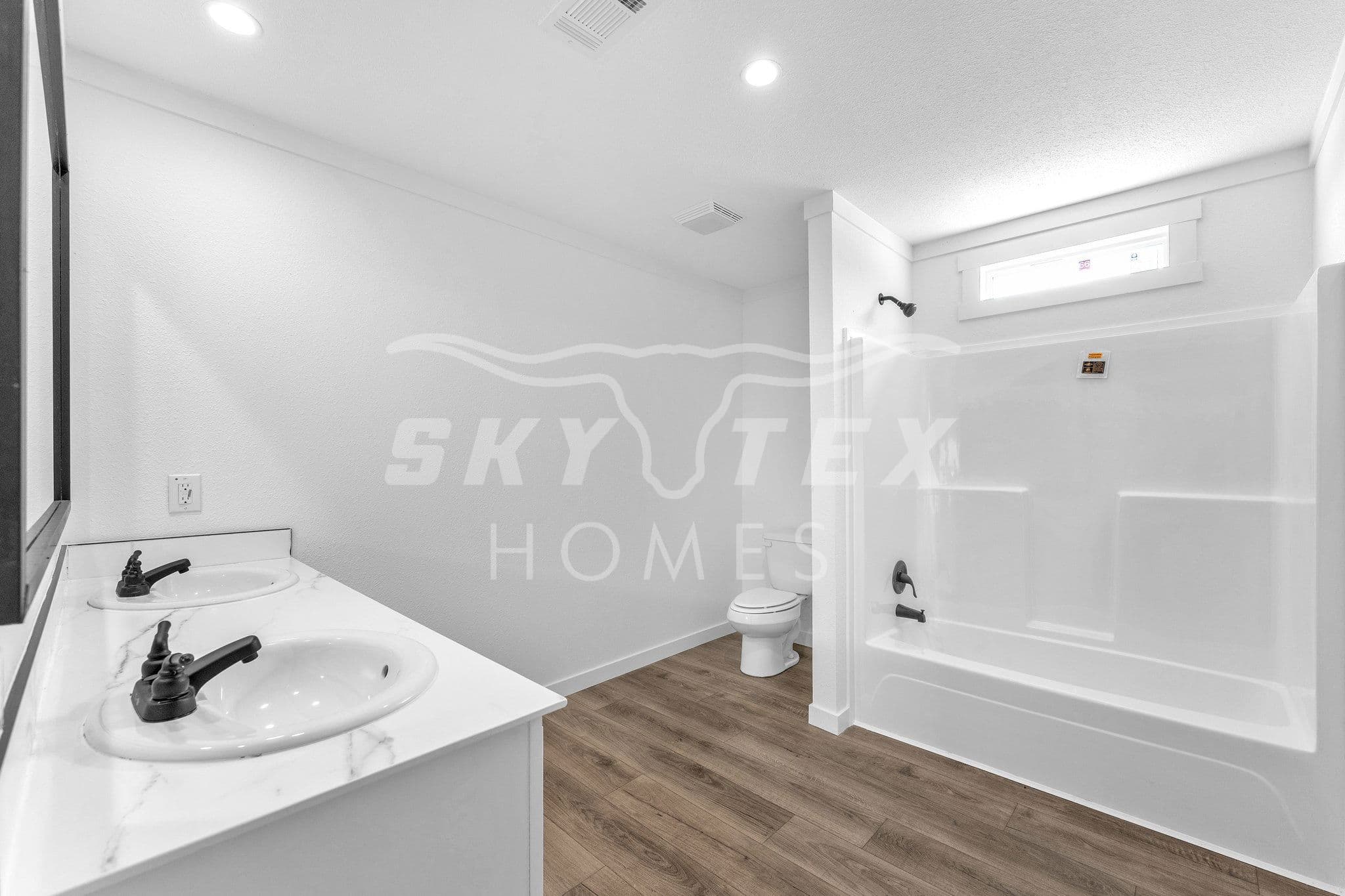 Ws3276h interior and bathroom home features