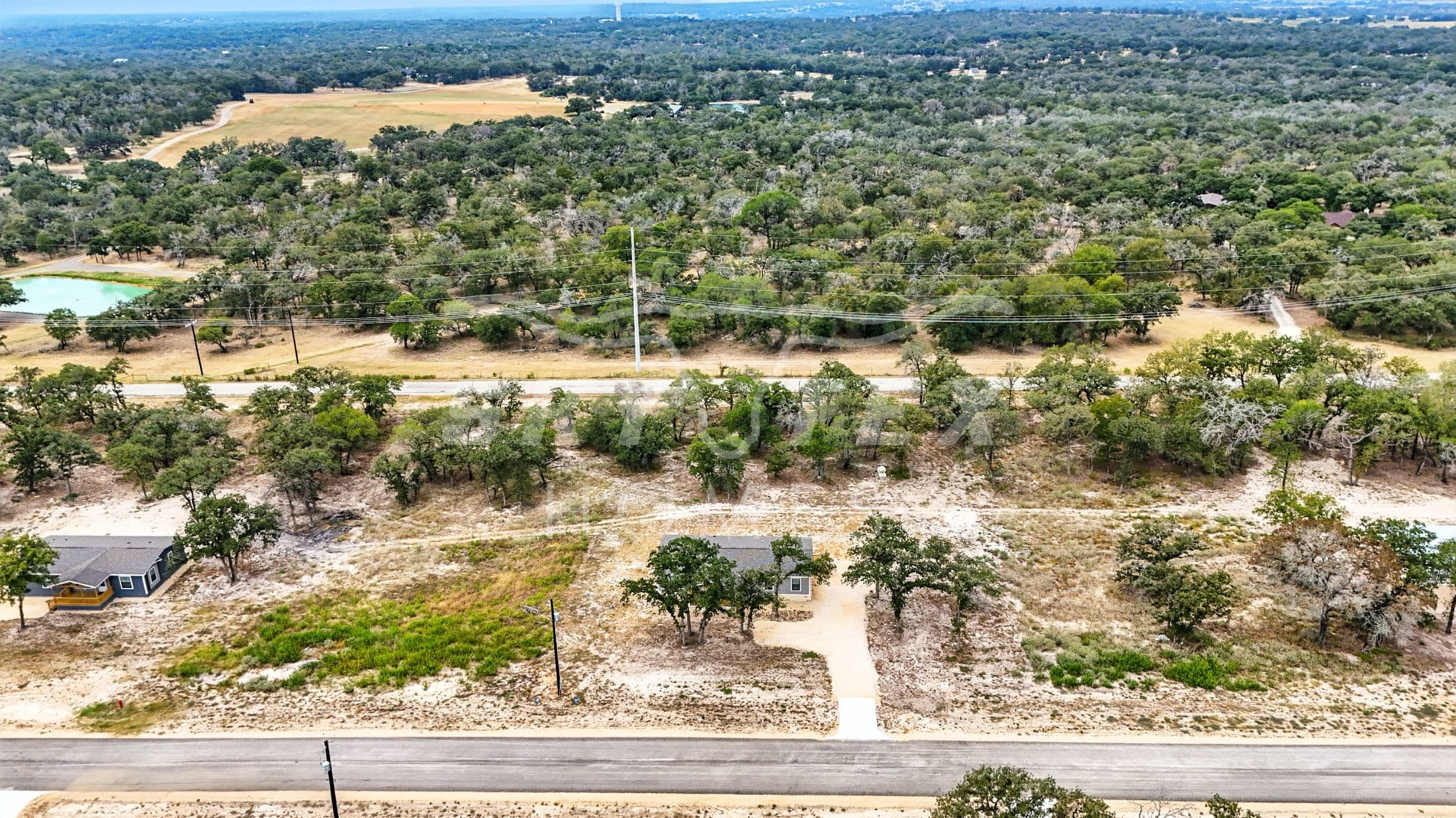 136 syrah st., la vernia - 1.05 acres  home features