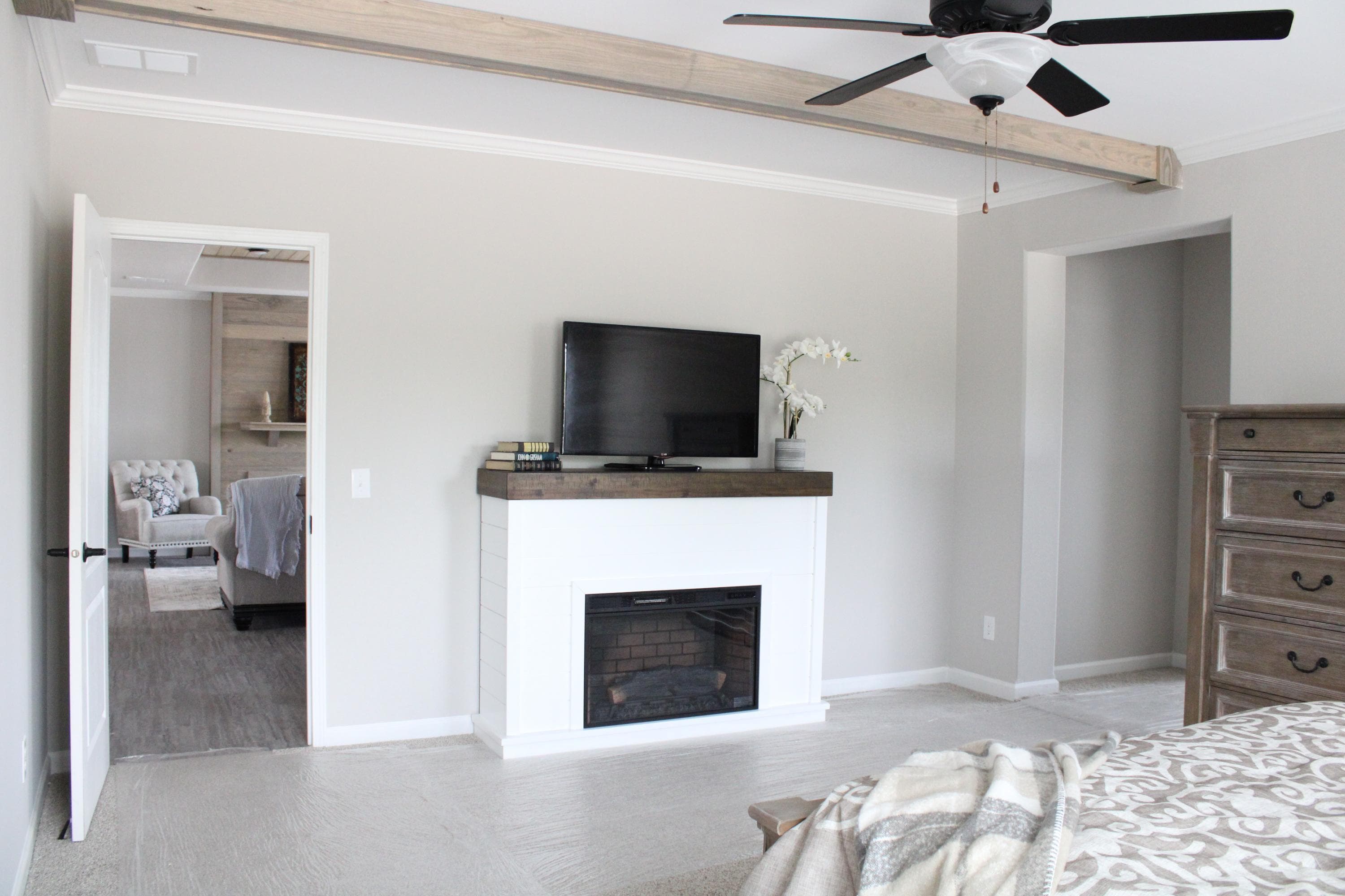 The woodside bedroom home features