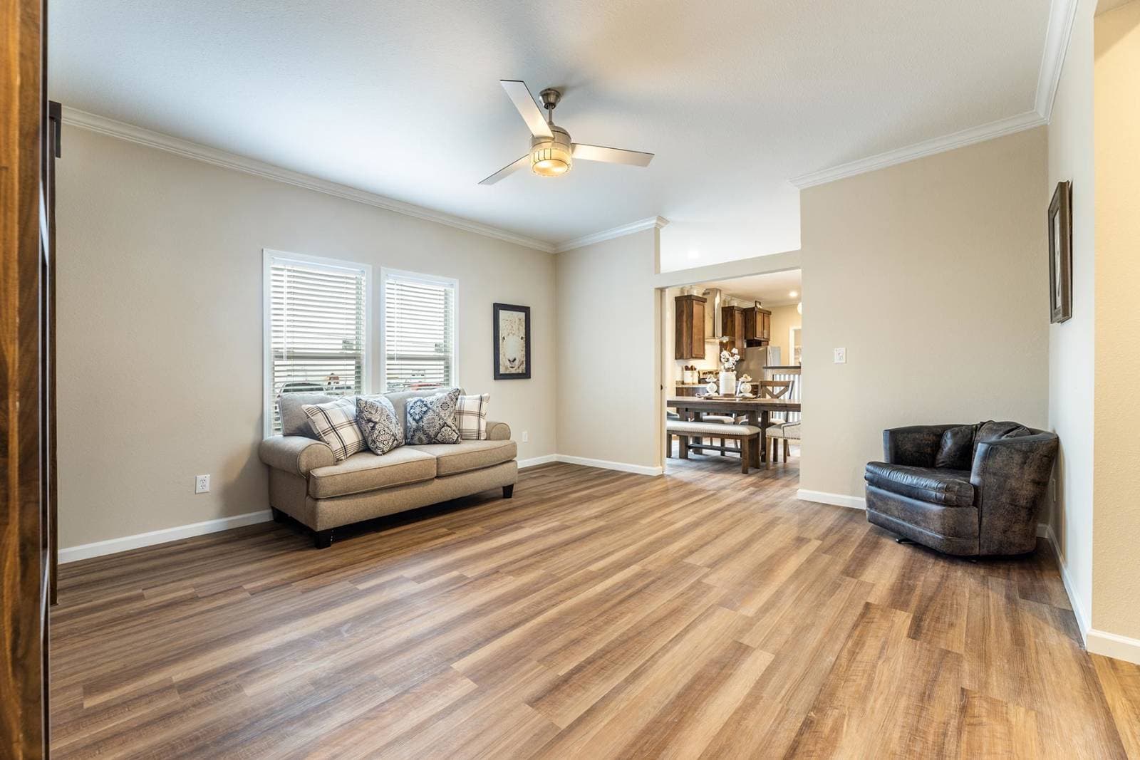 Innovation 3260c interior home features