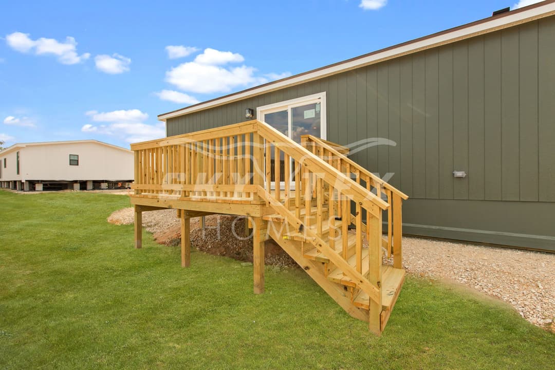 2284 stevens rd., somerset - 1.18 acres exterior home features