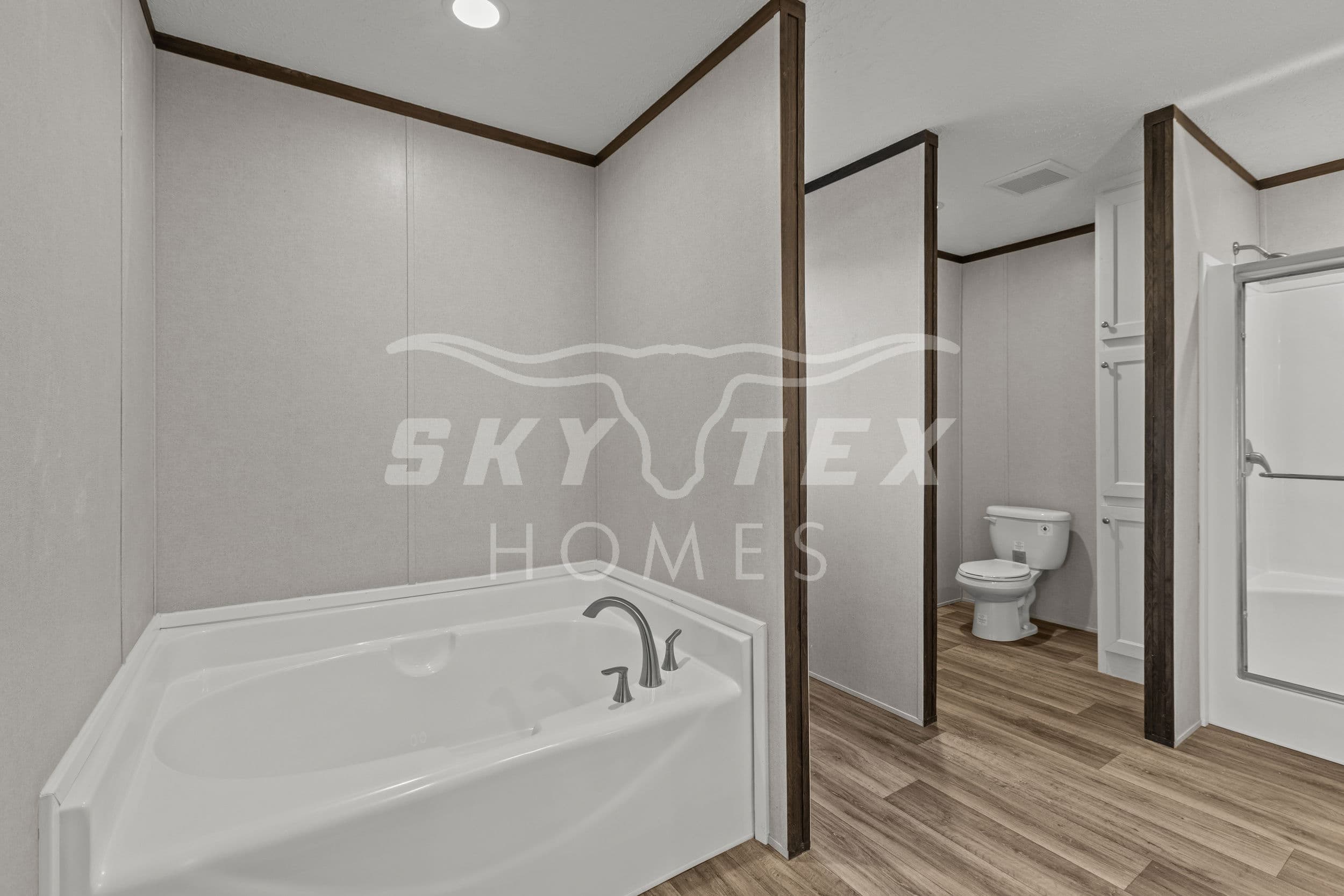 2126 stevens rd., somerset - 1.18 acres bathroom home features