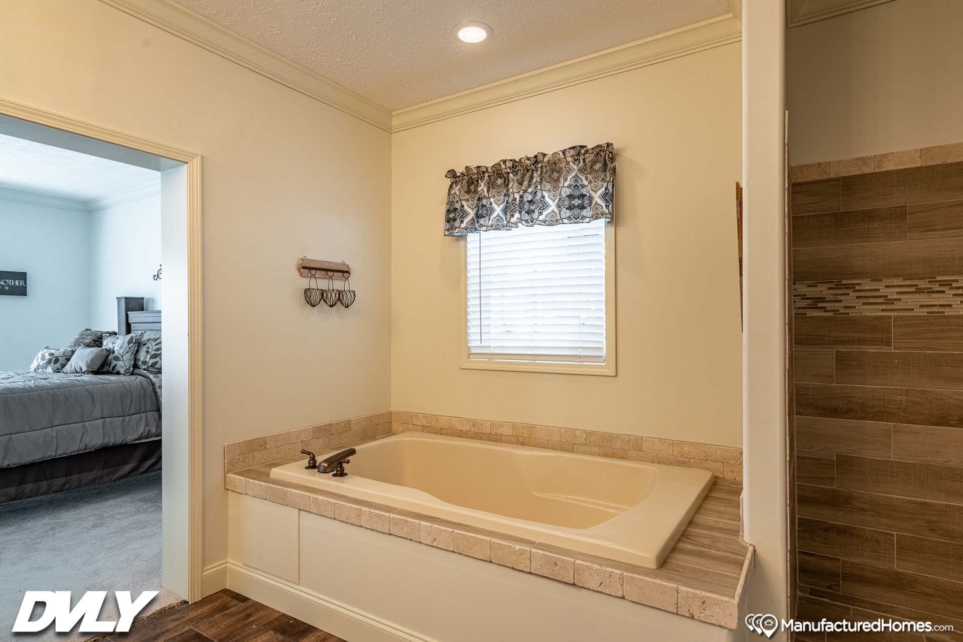 Orchard house (study) bathroom home features