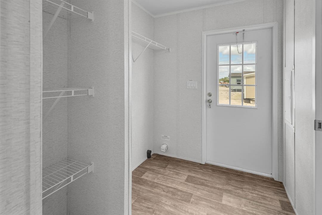 Dakota interior home features