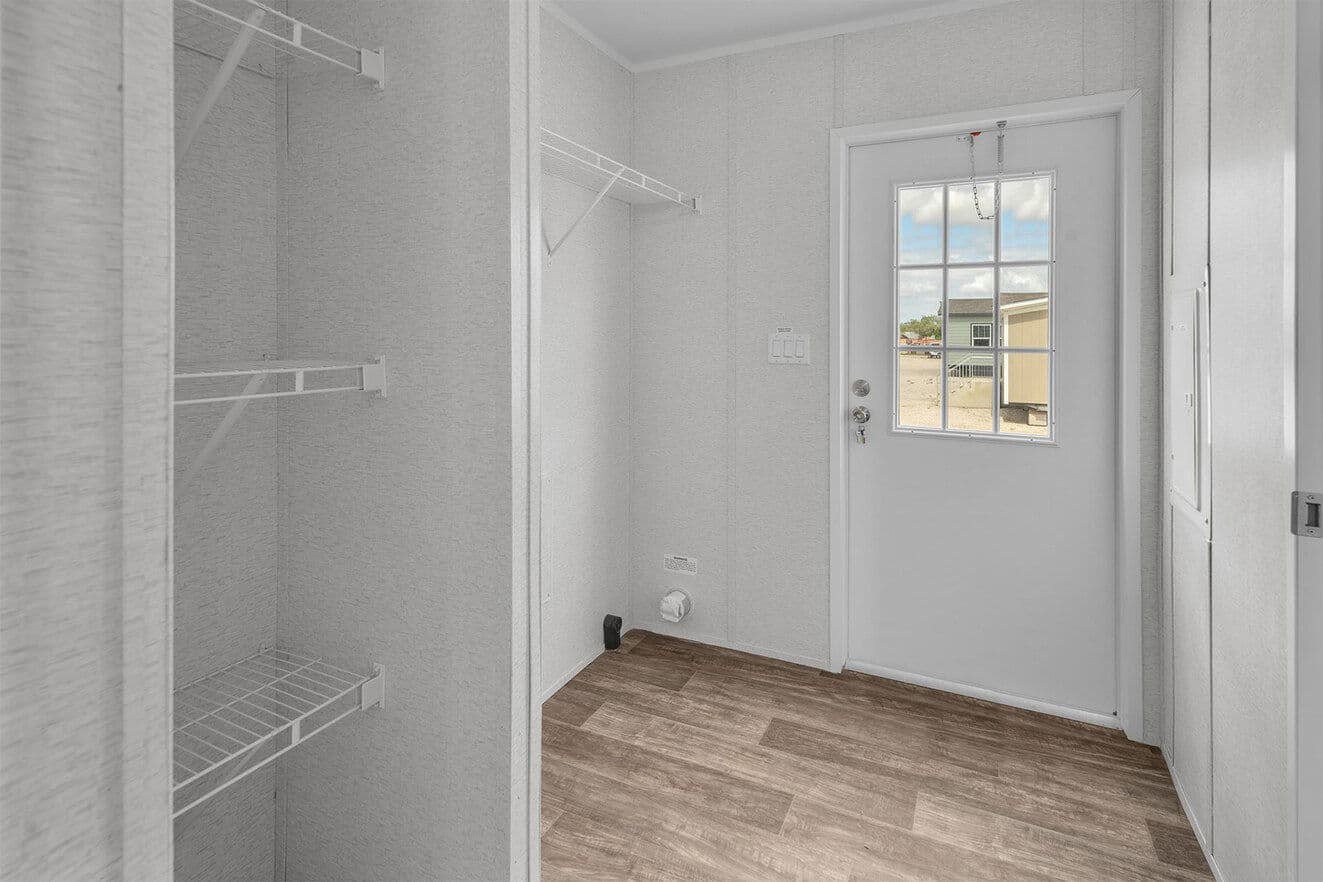 Dakota interior home features