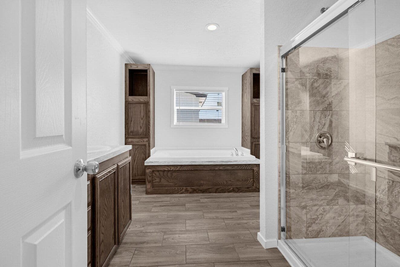 Topaz 28764a bathroom home features