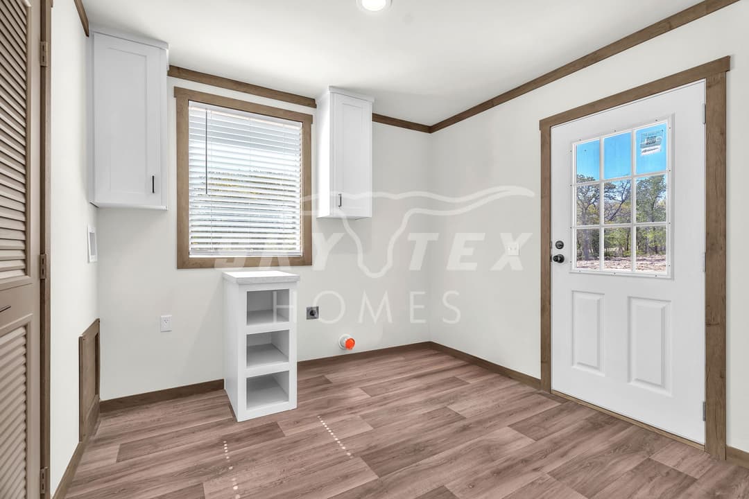 136 syrah st., la vernia - 1.05 acres interior home features