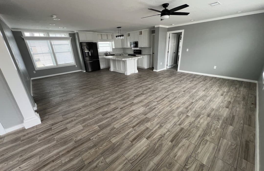 Solitaire 28684a interior home features