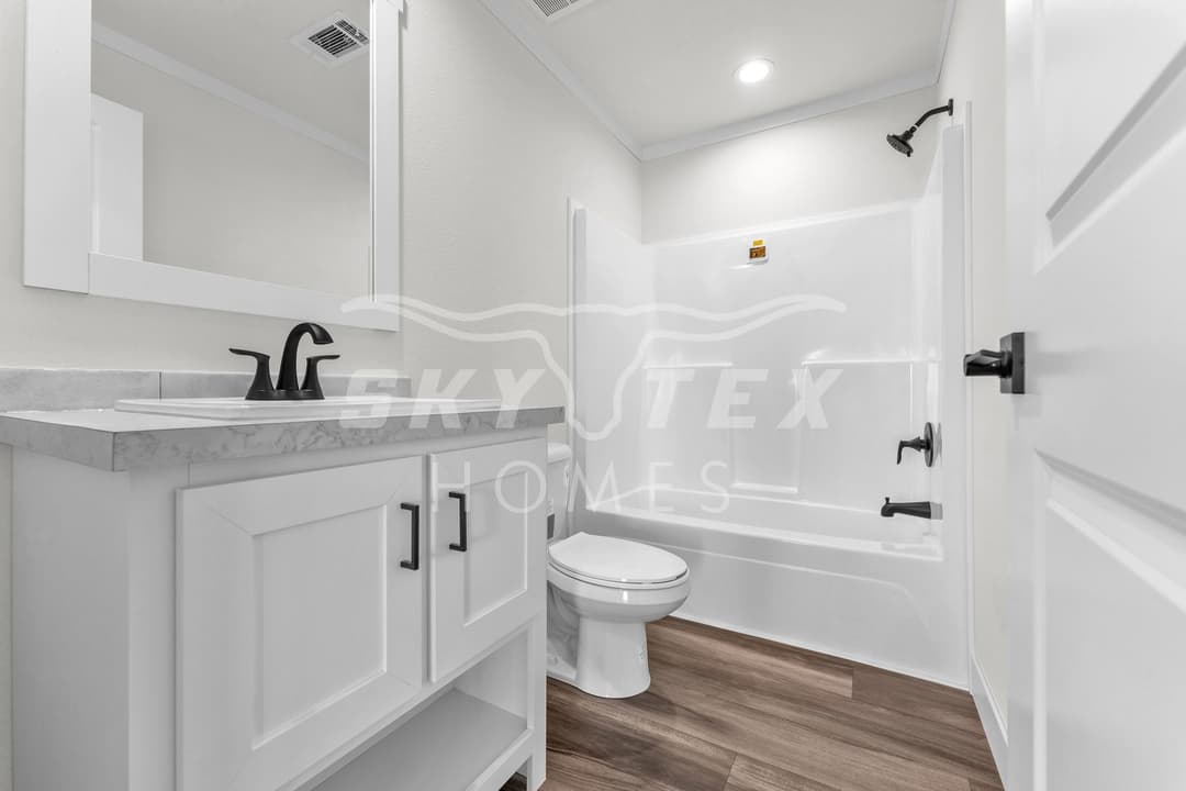 Isabella interior and bathroom home features