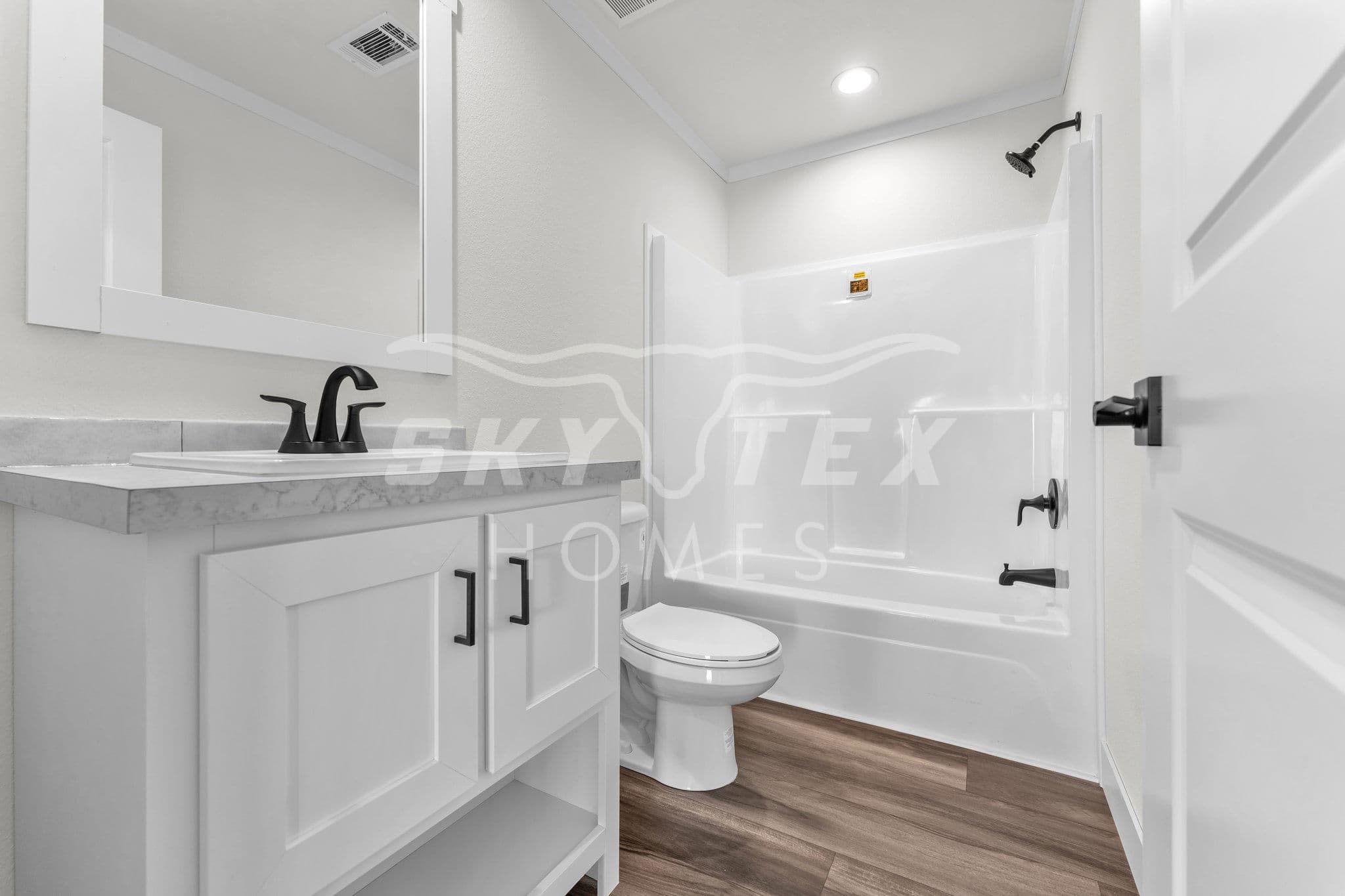 Isabella interior and bathroom home features