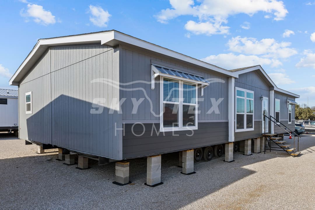 El capitan exterior home features