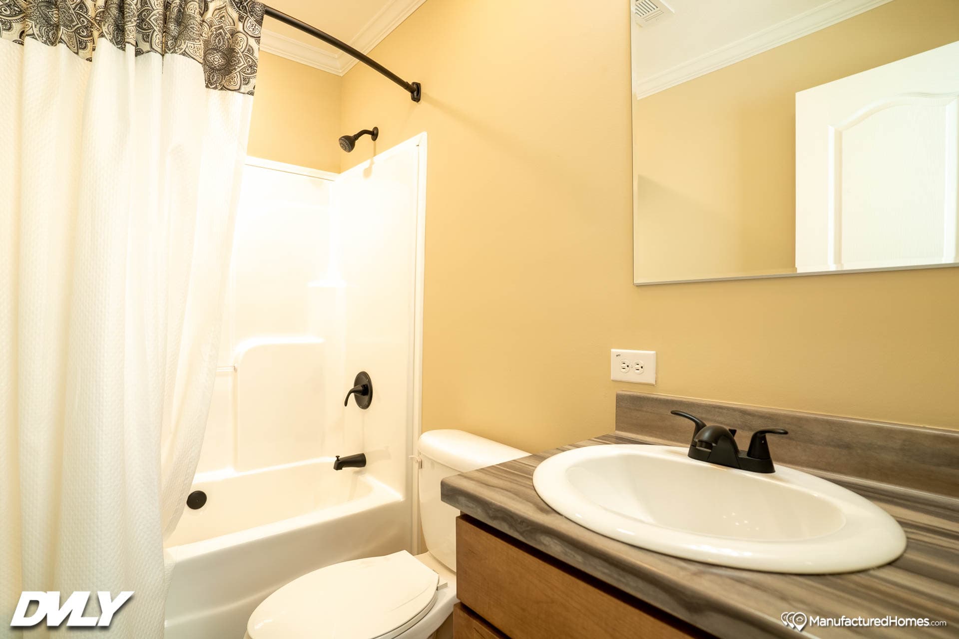 The lodge 3 bathroom home features