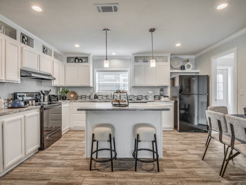 Emerald 28483a interior home features