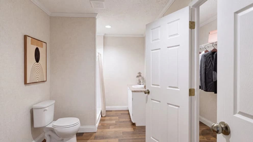 Montgomery bathroom home features