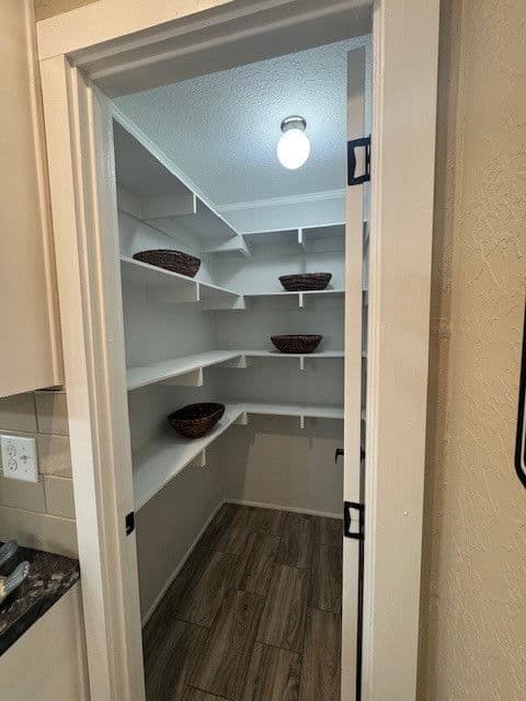 Solitaire 28643a interior home features