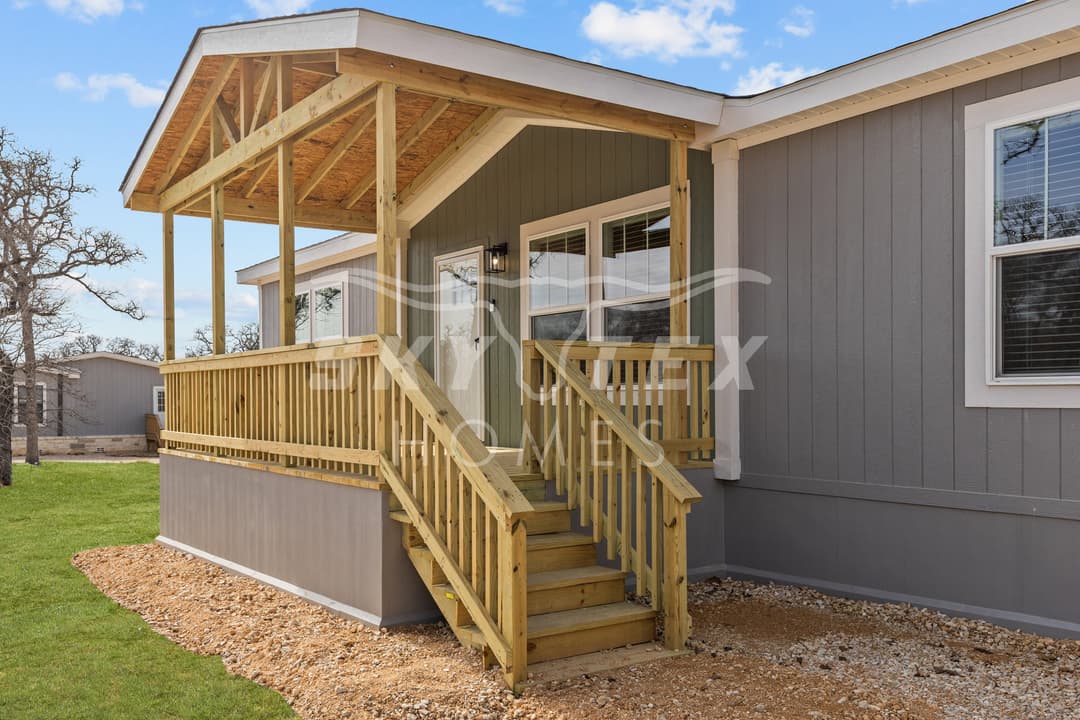 Hey jude exterior home features