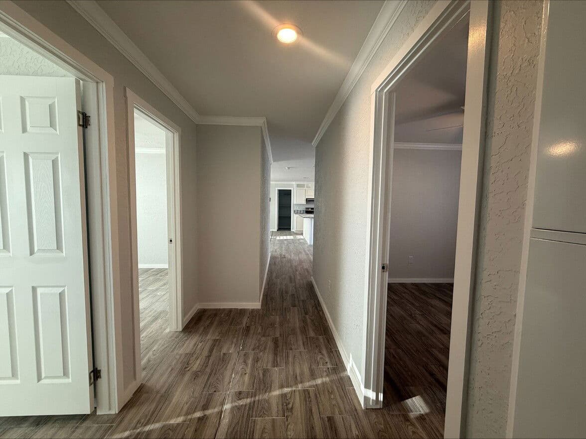 Emerald 28764a interior home features