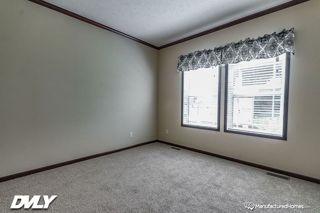 Brooks pointe bedroom home features