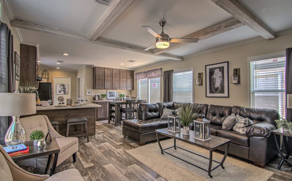 Gold spur 5616 interior home features