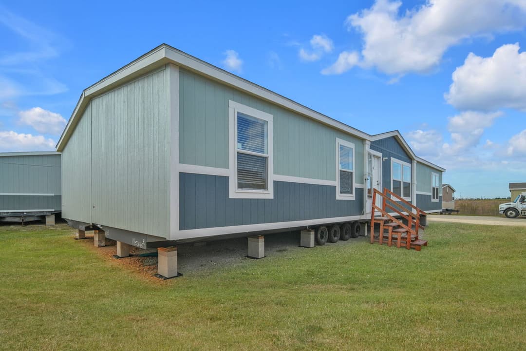 Hondo exterior and elevation home features