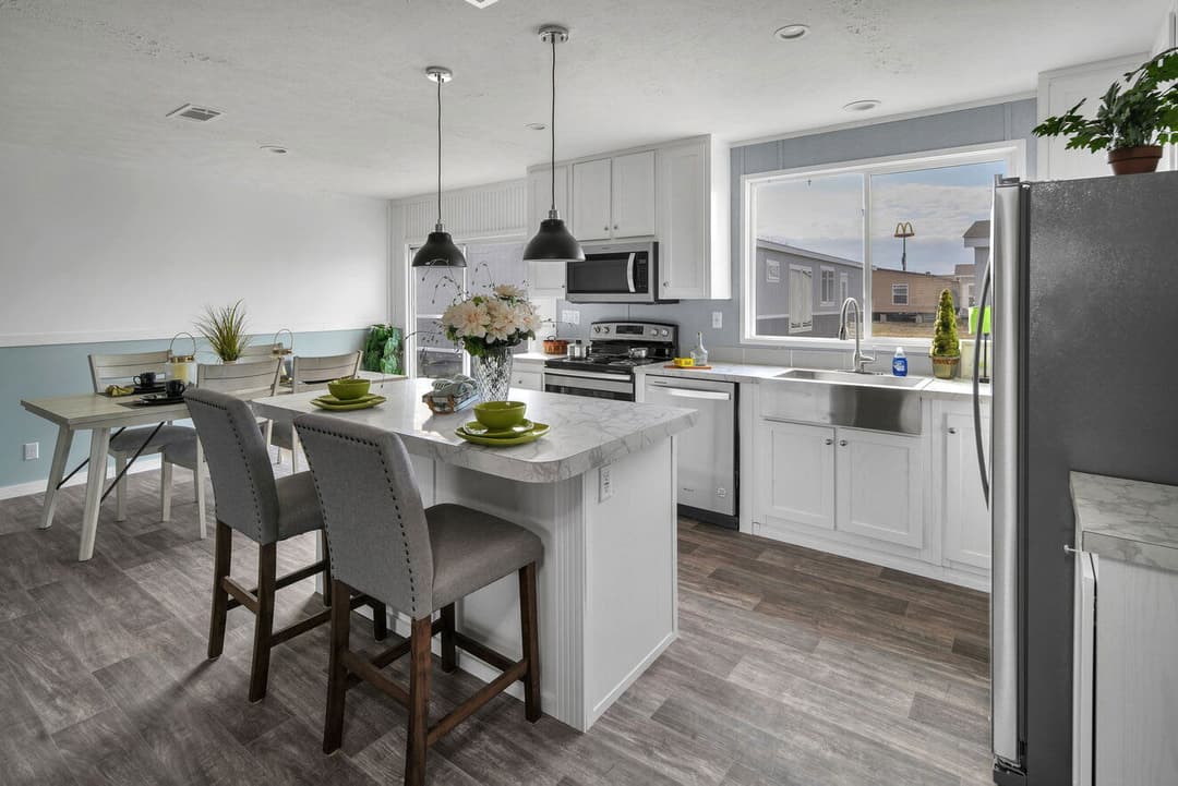 Hondo interior and kitchen home features