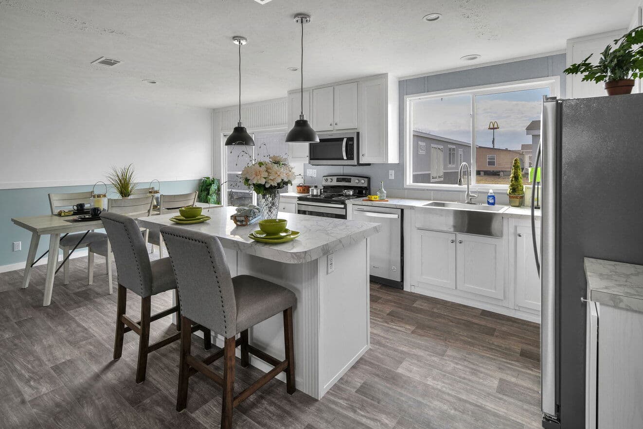 Hondo interior and kitchen home features