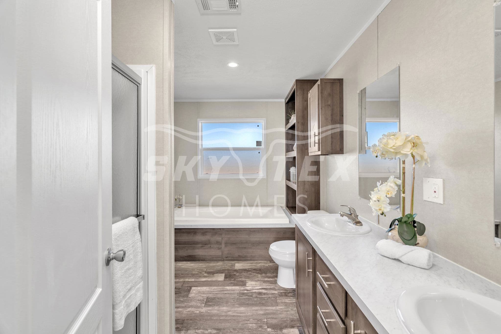 Valu maxx 28563m interior and bathroom home features