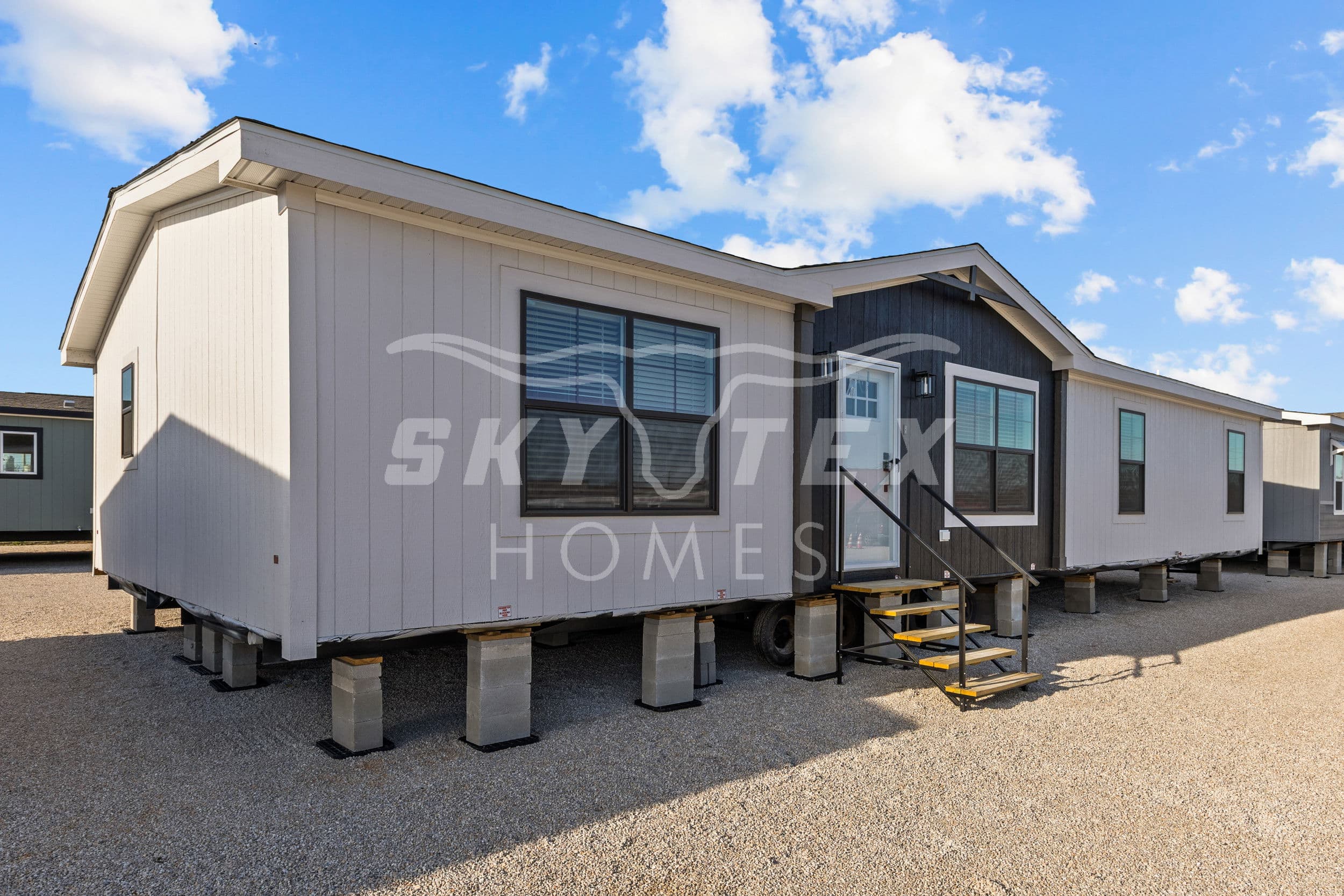 Isabella exterior home features