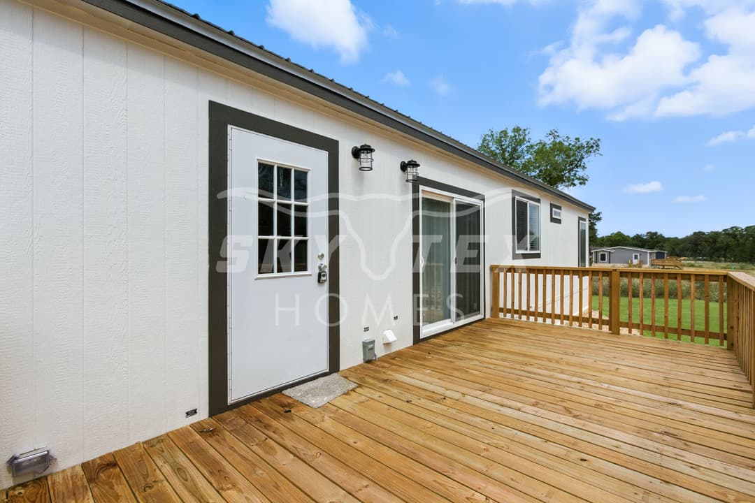 128 syrah st., la vernia - 1.05 acres exterior home features