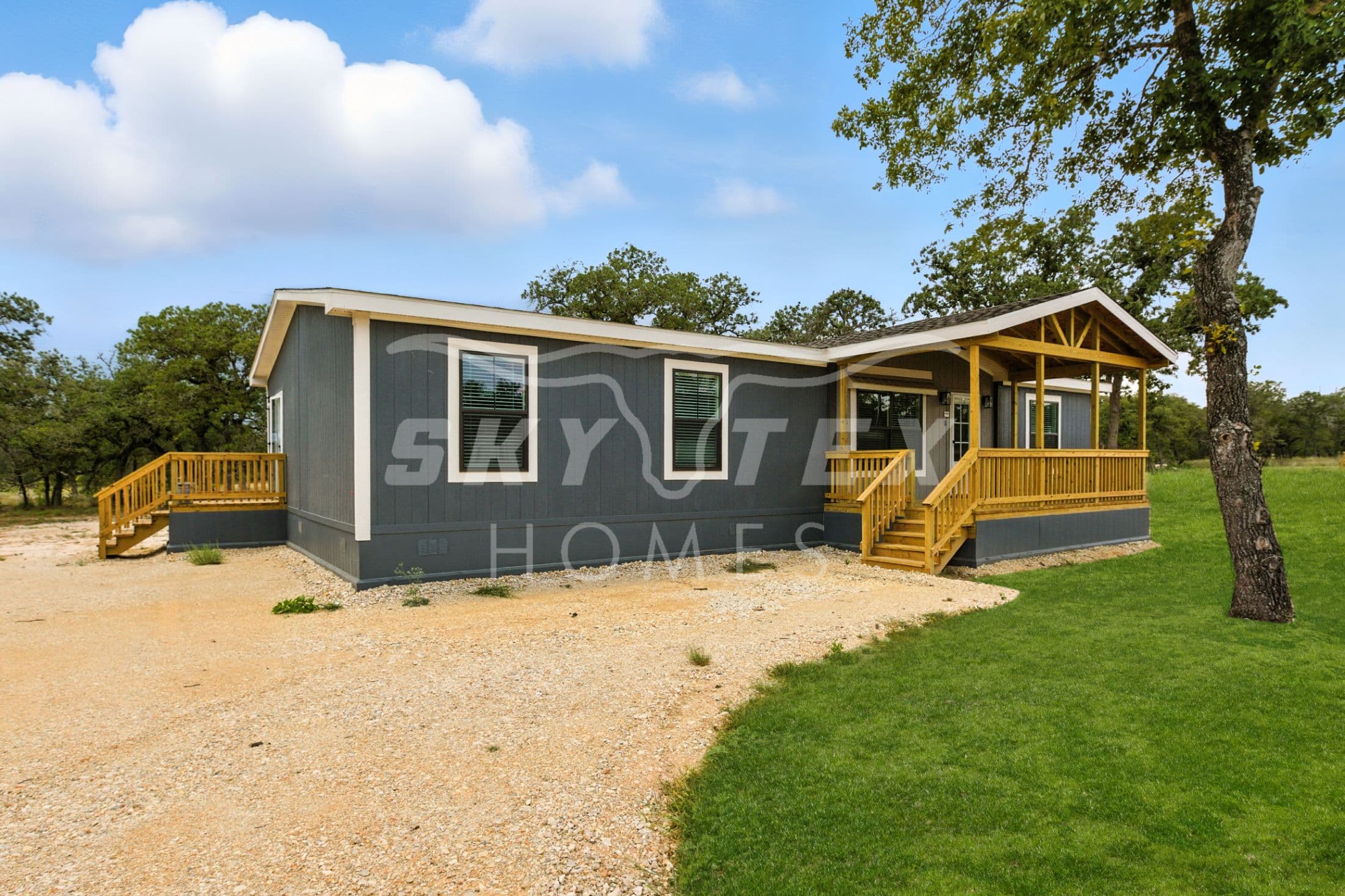 144 syrah st., la vernia - 1.05 acres exterior home features