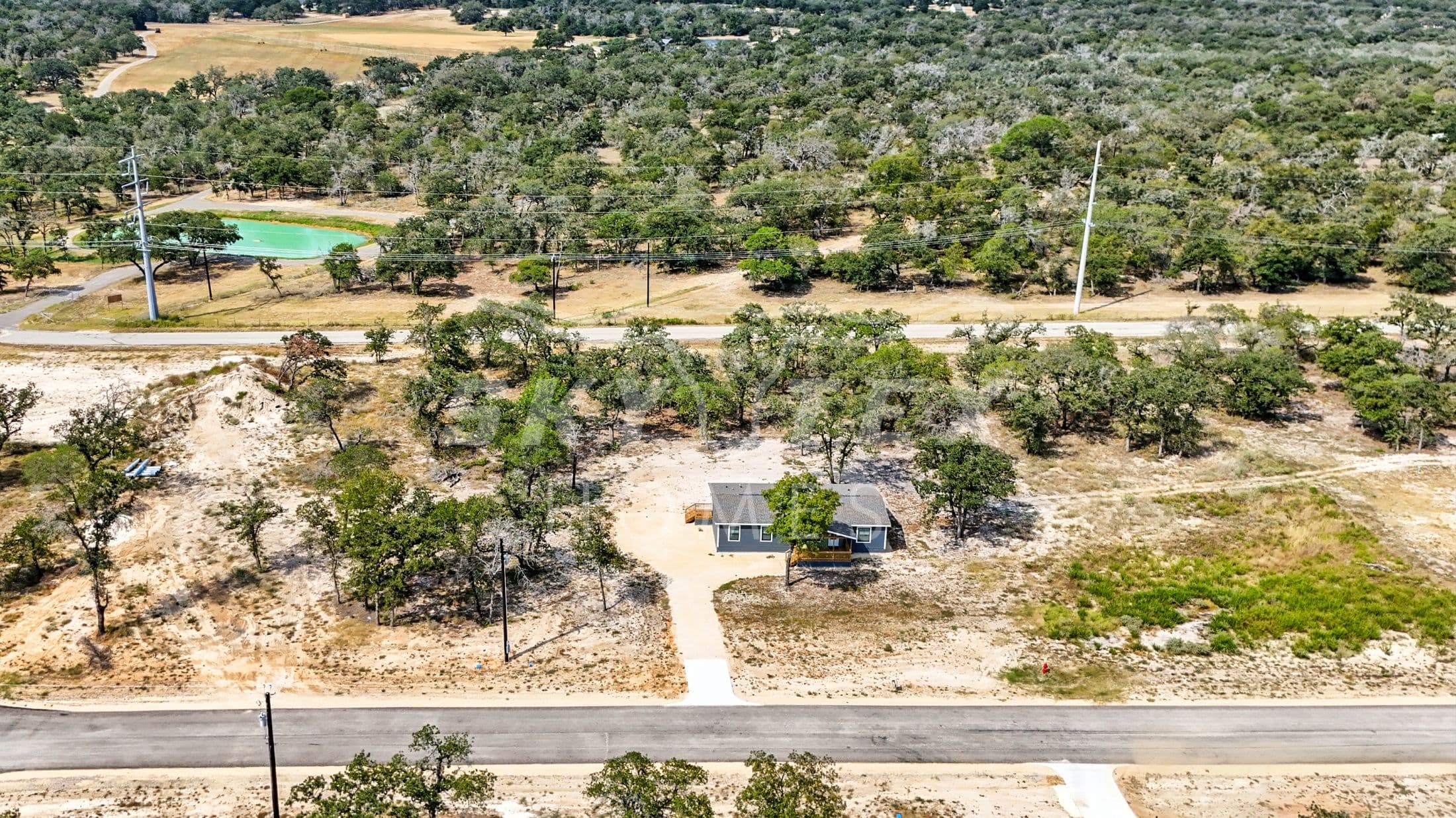 144 syrah st., la vernia - 1.05 acres  home features