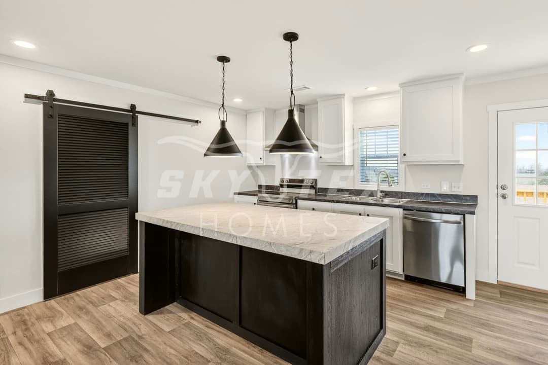 595 old phillipsburg road - 1.53 acres interior and kitchen home features