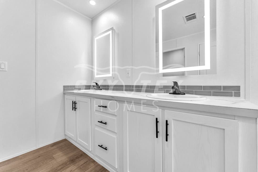 149 syrah st - freedom - 1.0 acre - pending bathroom home features