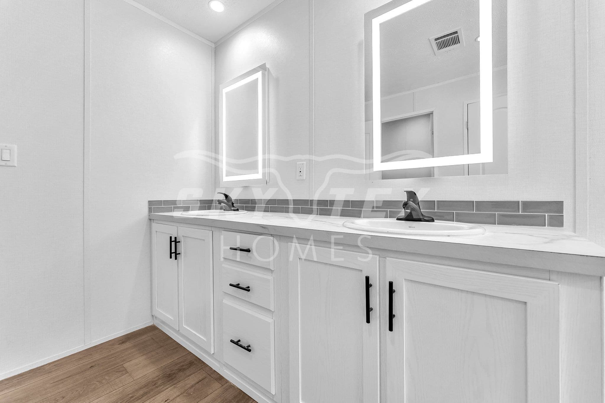 149 syrah st - freedom - 1.0 acre - pending bathroom home features