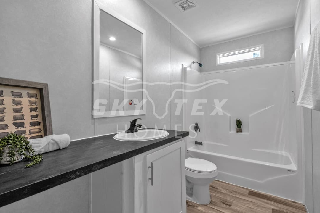 Valu maxx premier 32684e interior and bathroom home features