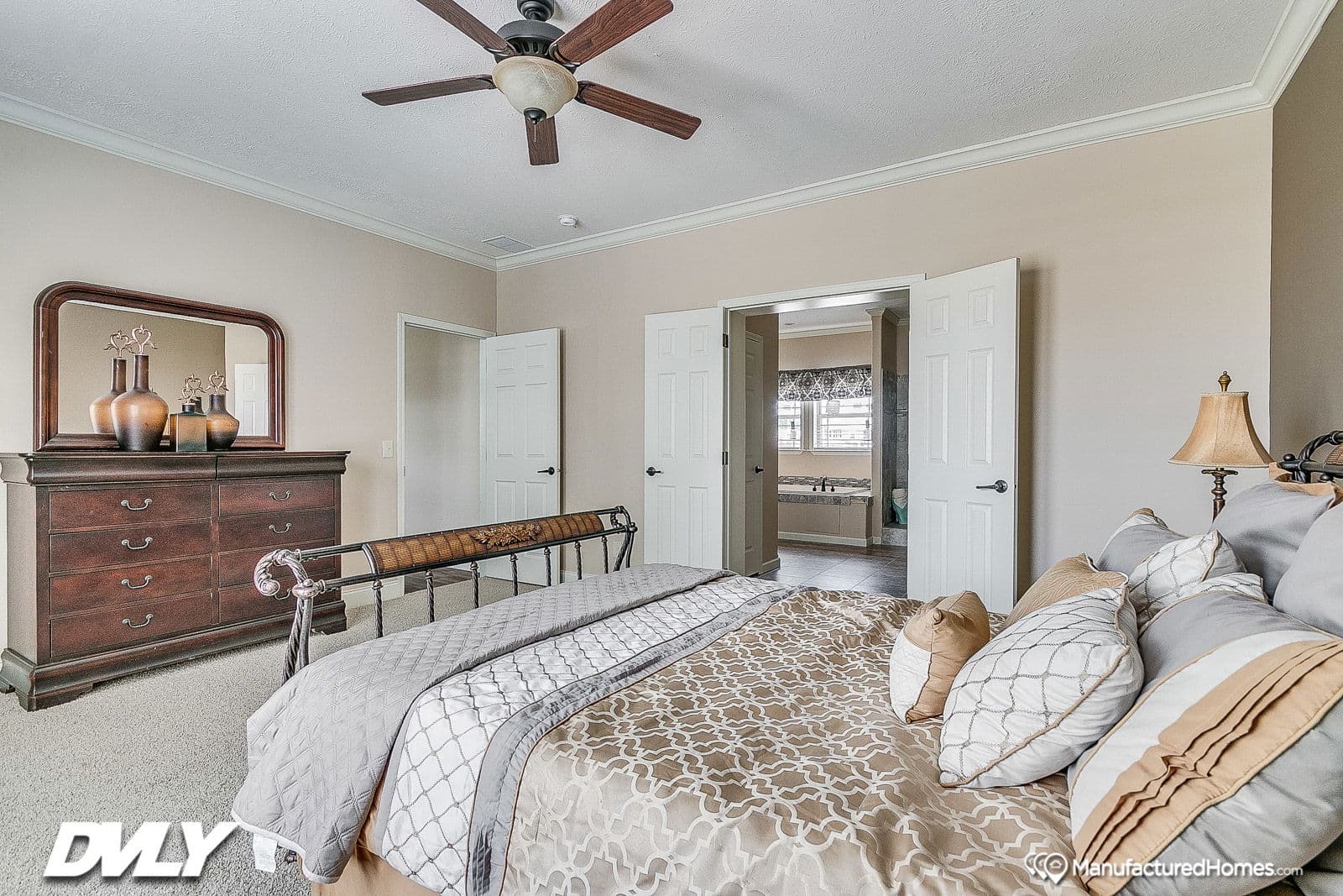 Charis house bedroom home features