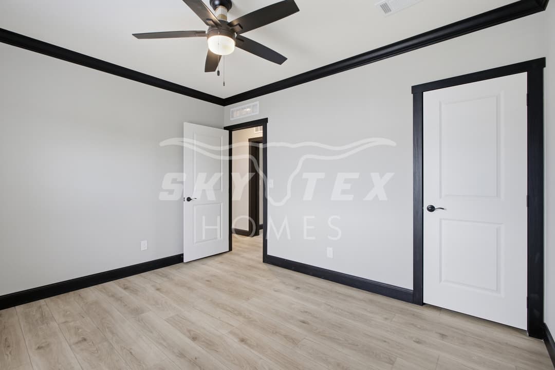 The iron peak interior and bedroom home features