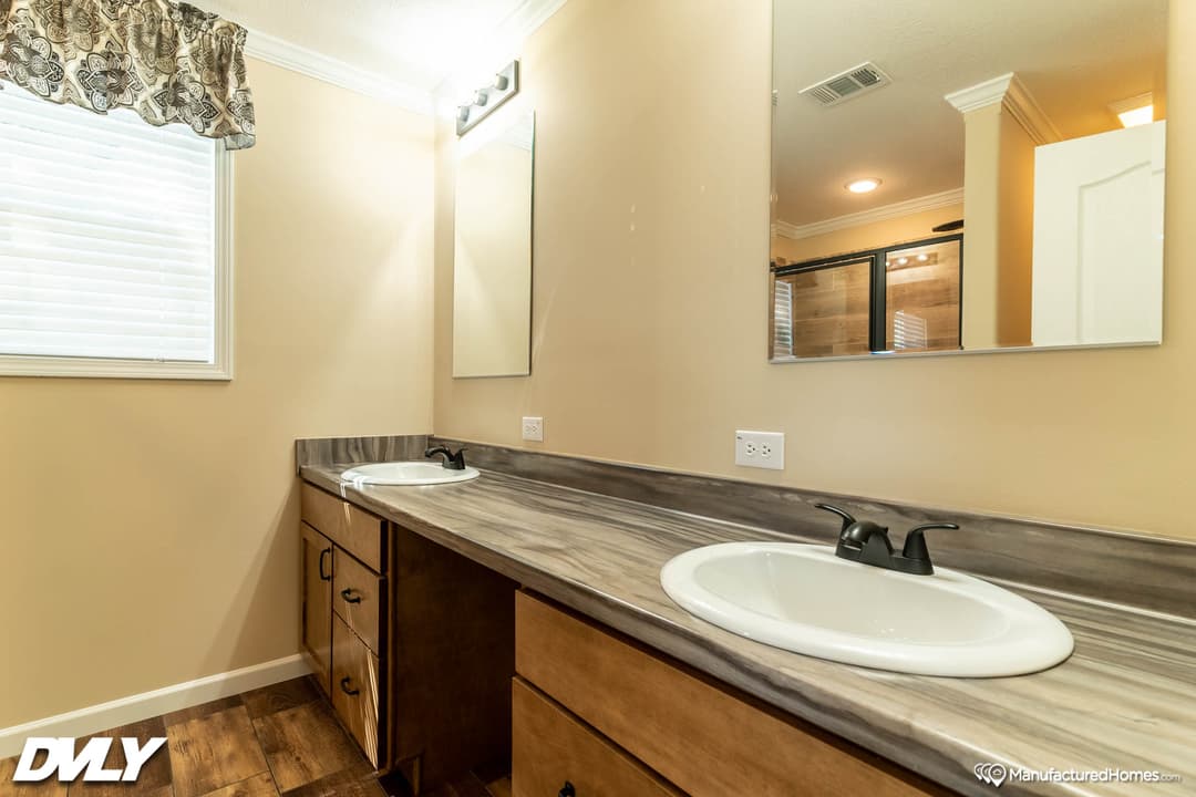 The lodge 3 bathroom home features