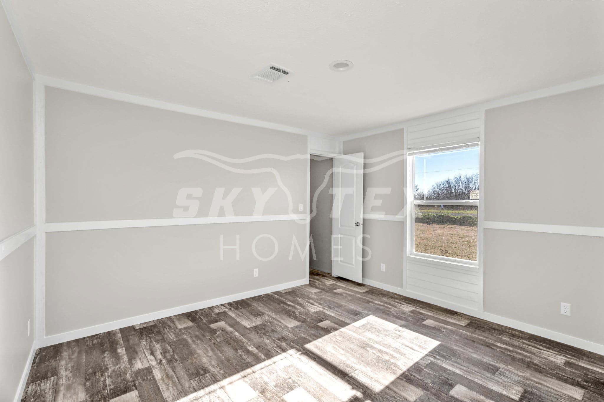 Valu maxx 28563m interior and bedroom home features