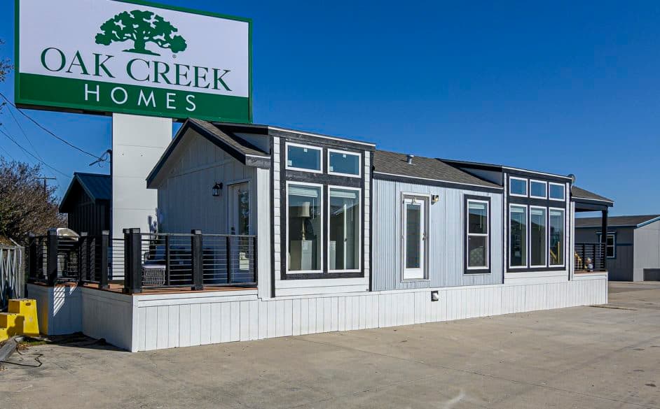 Starling d40ep8 elevation and exterior home features