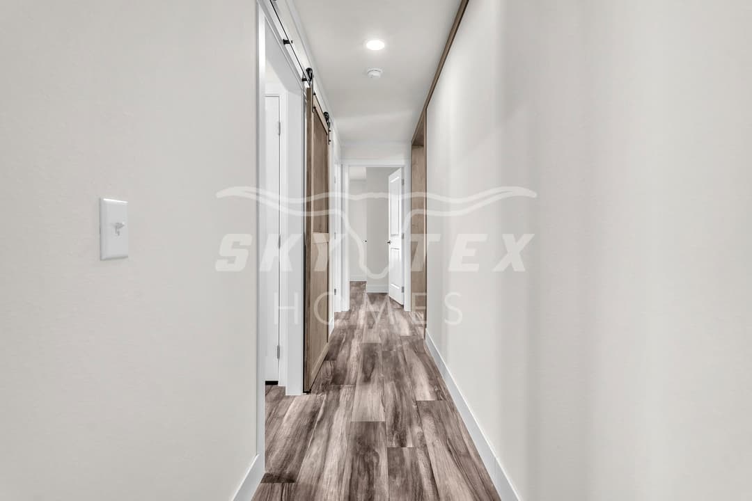 Everett elite interior home features