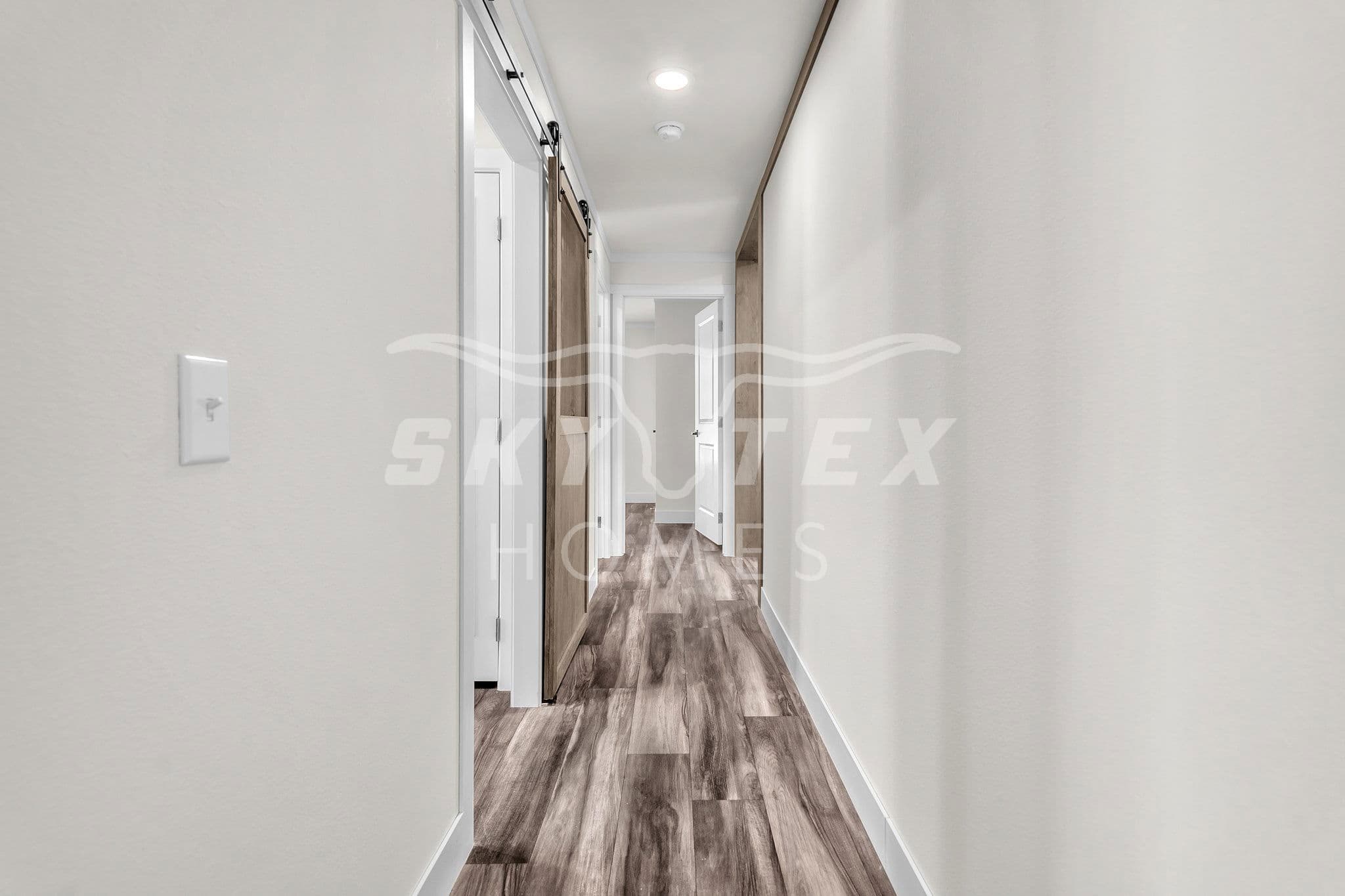 Everett elite interior home features