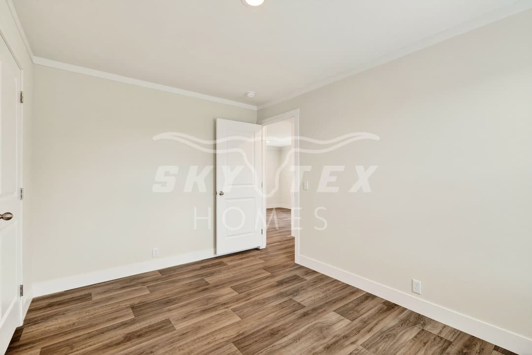 595 old phillipsburg road - 1.53 acres interior and bedroom home features