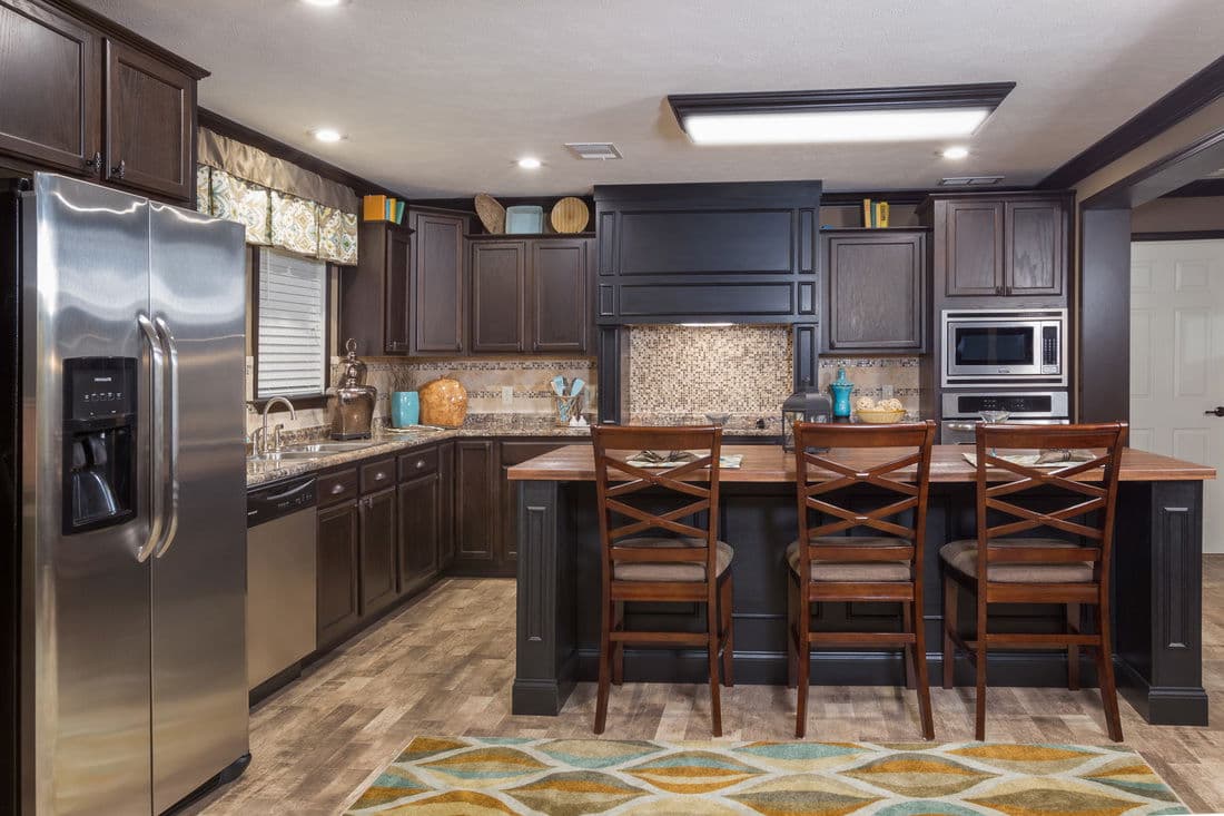 Belle maison kitchen home features