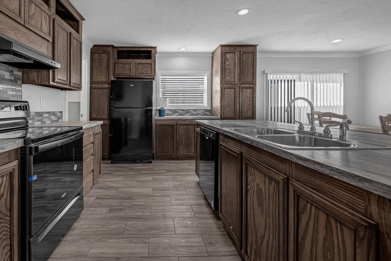 Topaz 28563a kitchen home features