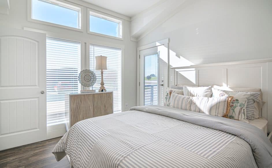 Starling d40ep8 bedroom home features