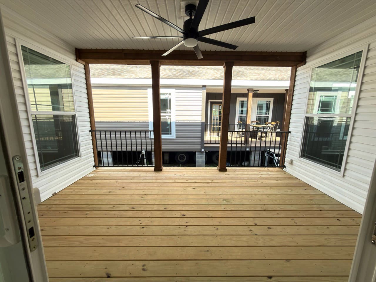 Aimon b 4br exterior home features
