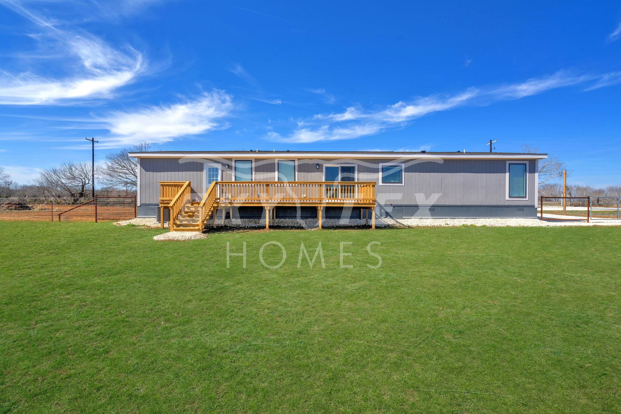 2633 fm 1332, jourdanton - 3.5 acres - pending exterior home features