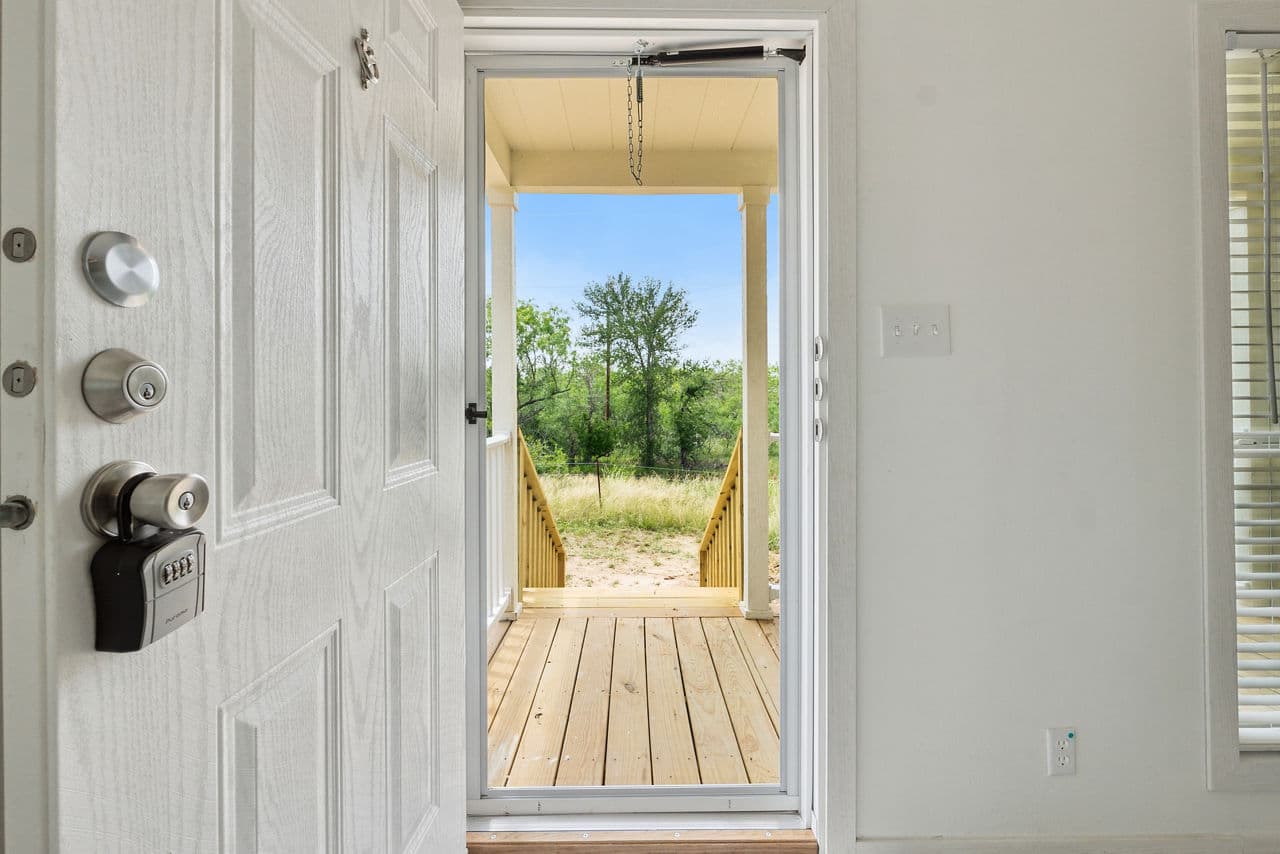 Nm2860l interior home features